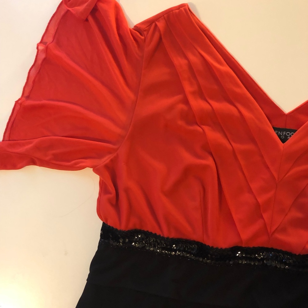 Black and Coral ruffle dress - Picture 2 of 5